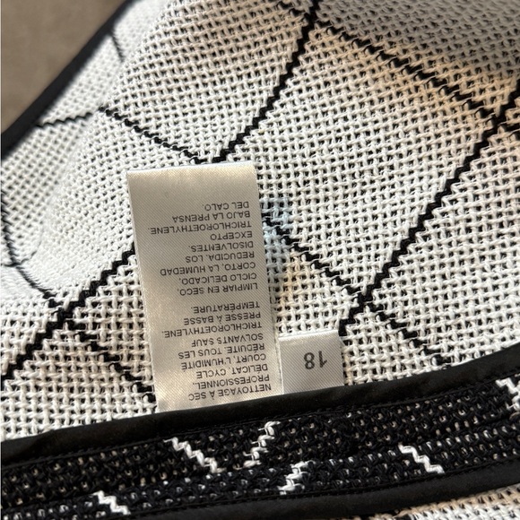 Doncaster‎ Black and White Diamond Pattern Jacket Plus Size Beautiful knit. - Picture 4 of 5